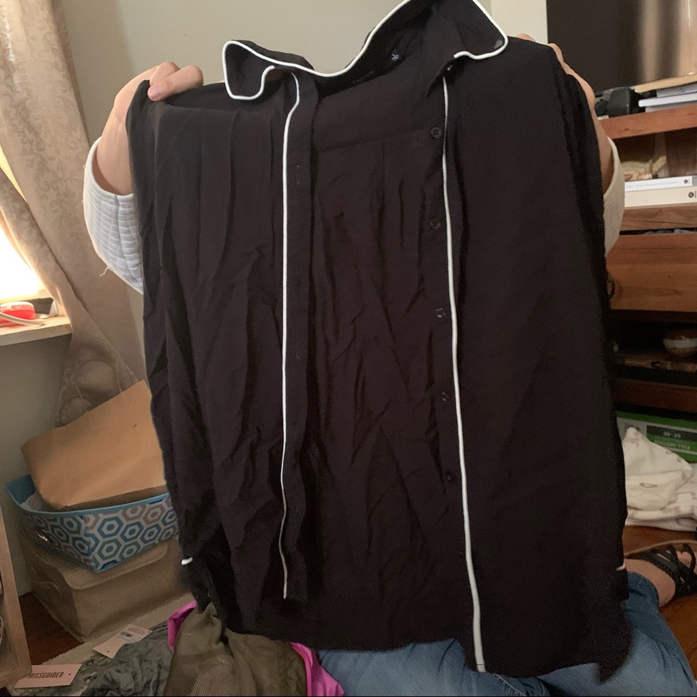 Tahari Black and white contrast collared shirt
